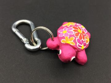 Schlüsselanhänger Kautschuk Schildkröte pink Blumen 