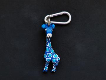 Schlüsselanhänger Kautschuk Giraffe blau weiss gemustert