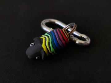 Schlüsselanhänger Kautschuk Meerschweinchen schwarz Regenbogen