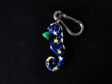 Schlüsselanhänger Kautschuk Seepferdchen blau Sterne