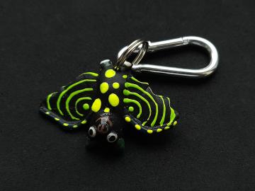 Schlüsselanhänger Kautschuk Fledermaus schwarz grüne Streifen