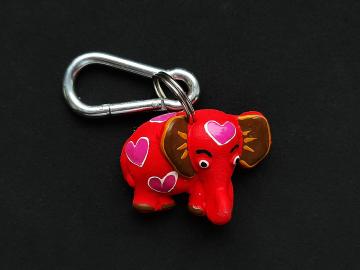 Schlüsselanhänger Kautschuk Elefanten s rot Herzen  