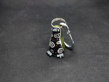 Schlüsselanhänger Kautschuk Pinguin schwarz Kringel
